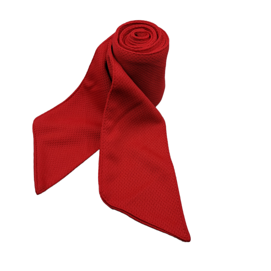Verkoelende handdoek lang rood opgerold